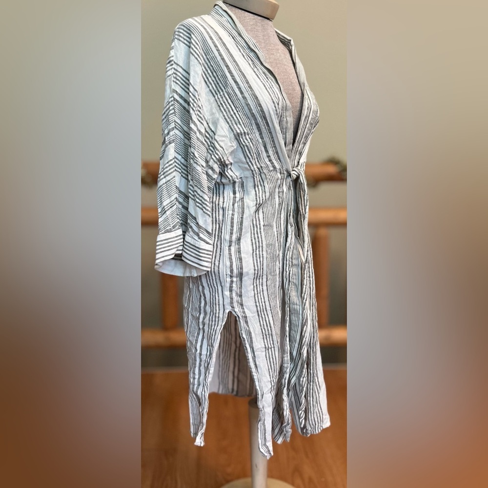 Universal Thread Striped Tie-Front Duster — M/L - Picture 2 of 6
